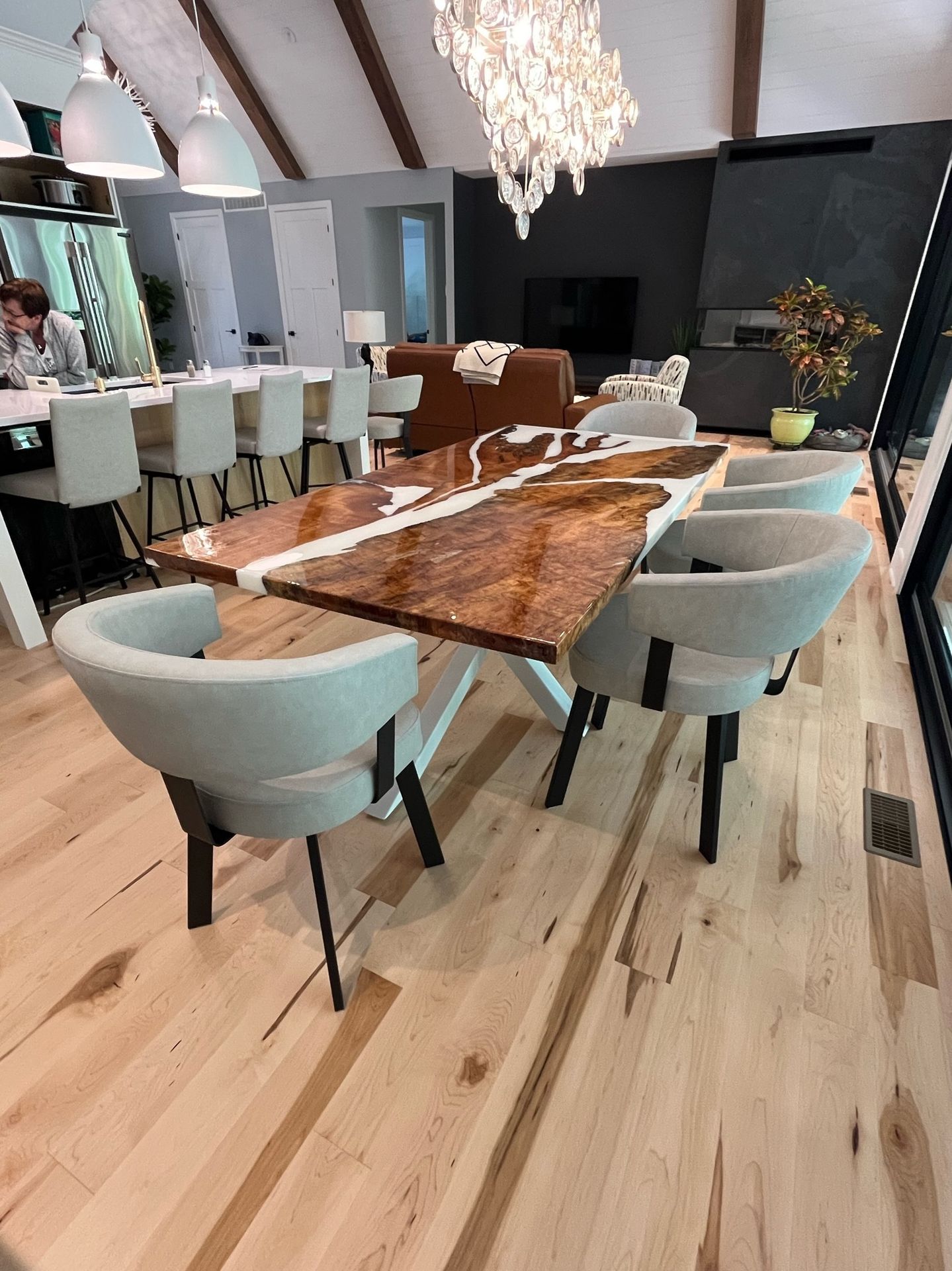 table rivière sur mesure avec piètement central