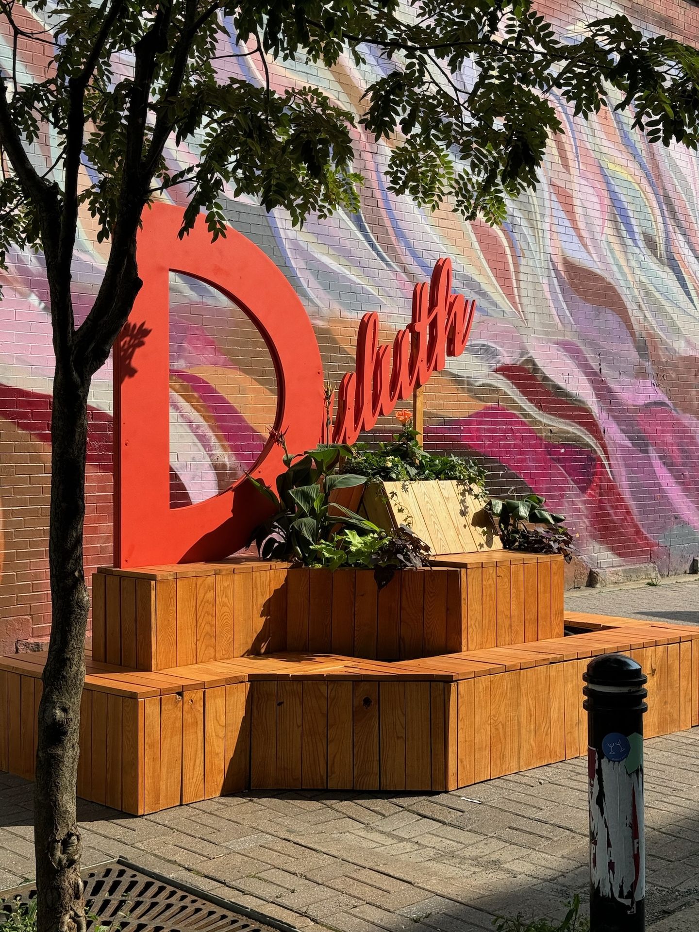 structure signalétique bois avenue Duluth Montréal