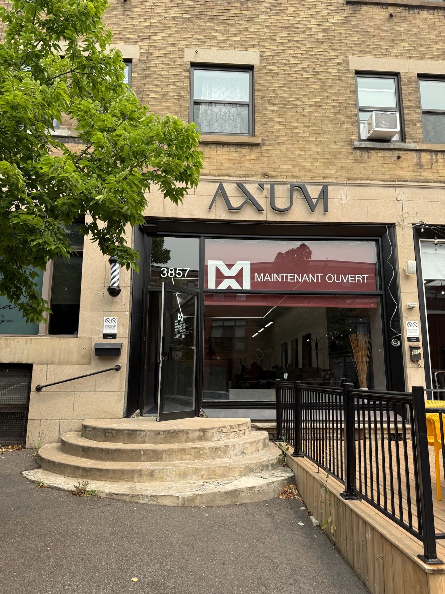 façade salon axum montréal entrée extérieure