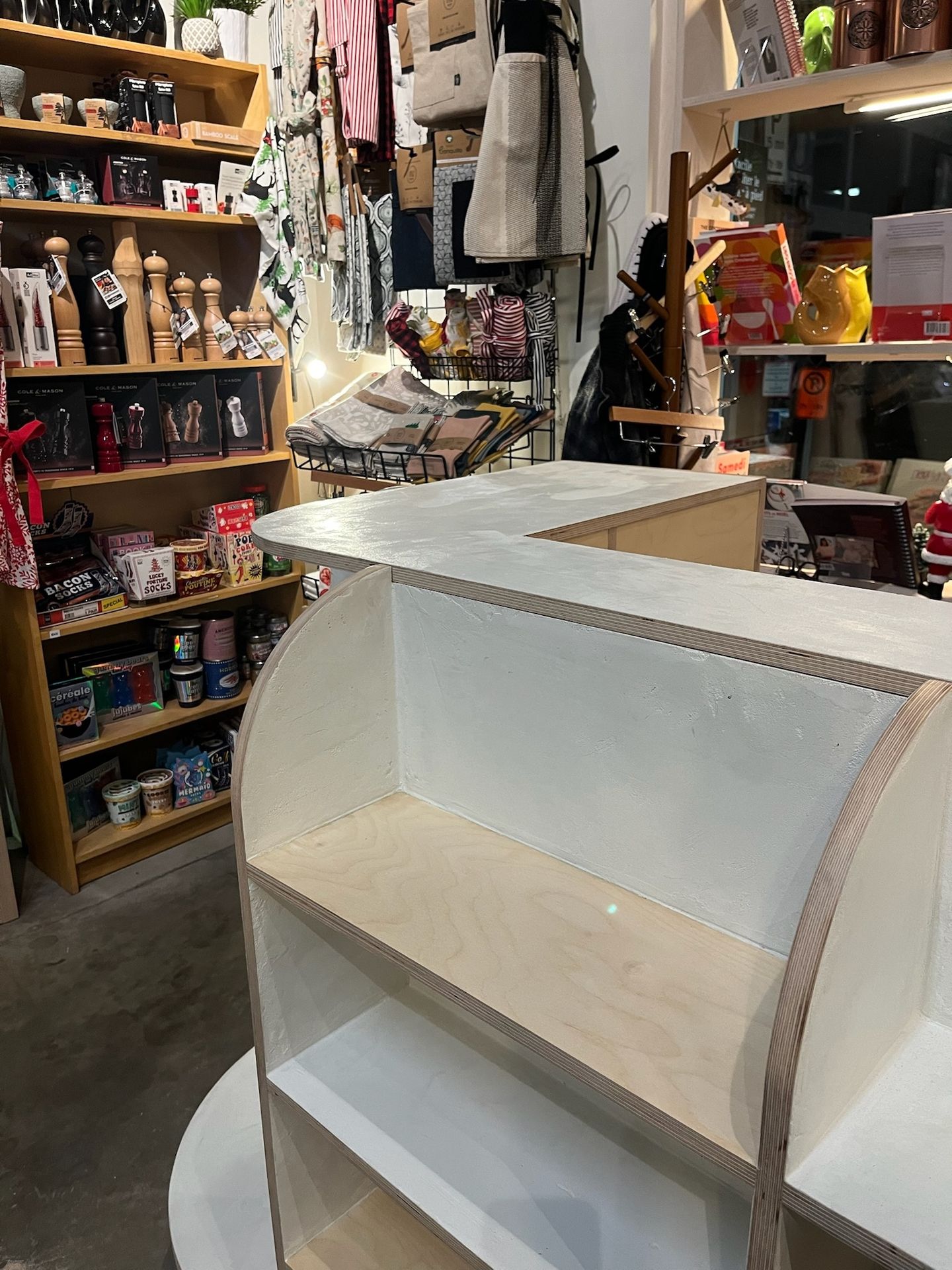 meuble avec revêtement cemento blanc microciment