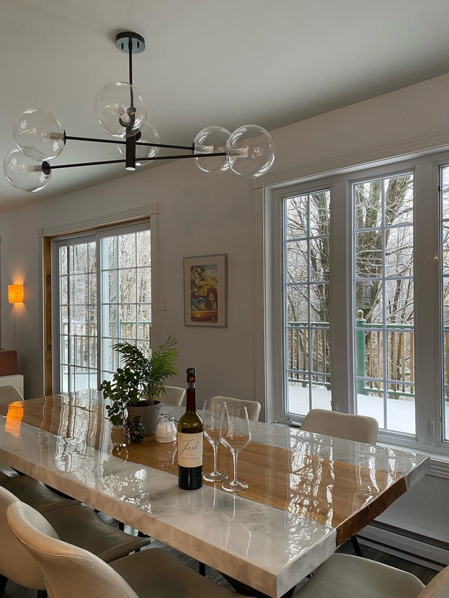 détail plateau béton avec insertion érable centrale